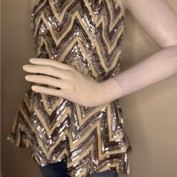 JULIE BROWN SEQUIN TOP Size 8.  #100 - Picture 3 of 8